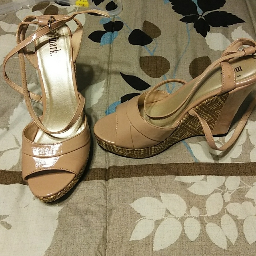 Avon Mark Brand heels New Never Worn